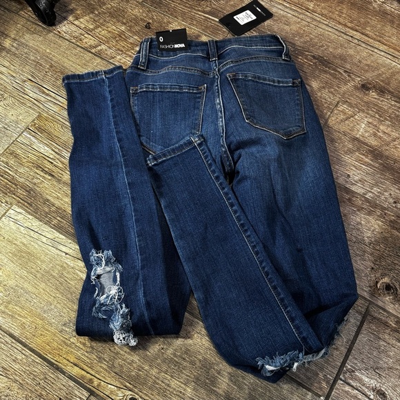 Fashion Nova Jeans (e)​​​ - Picture 4 of 4